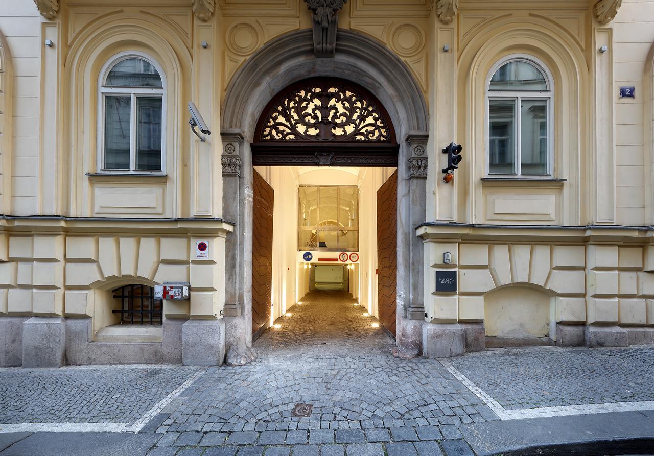 Eurostars Thalia Praga Exterior foto Entrance to the museum